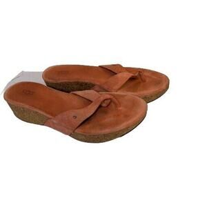 Ugg Women's Flip Flops Sandals Shoes Wedge Heel Pink Suede Size 7.